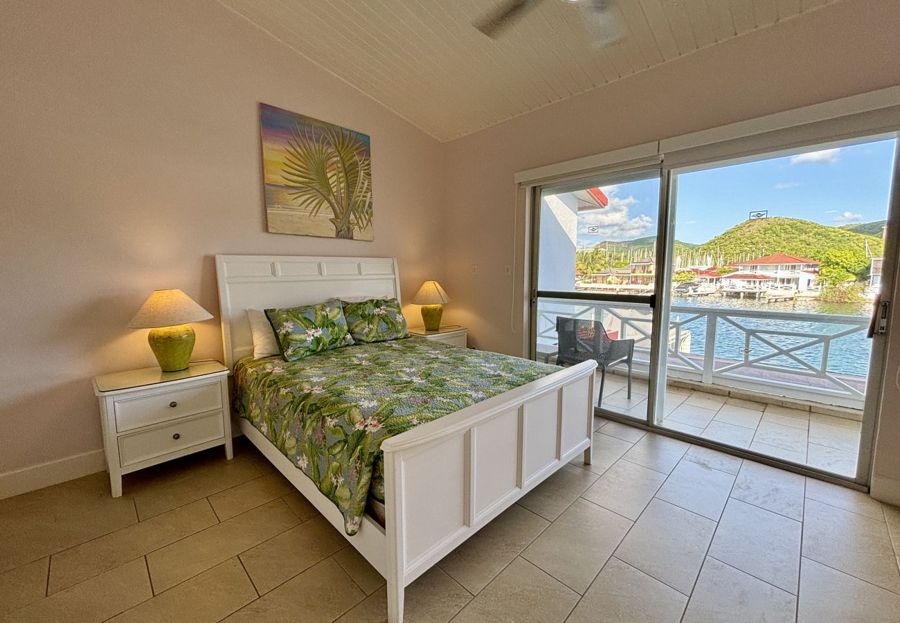 Villa in Jolly Harbour - Delightful Waterfront Villa