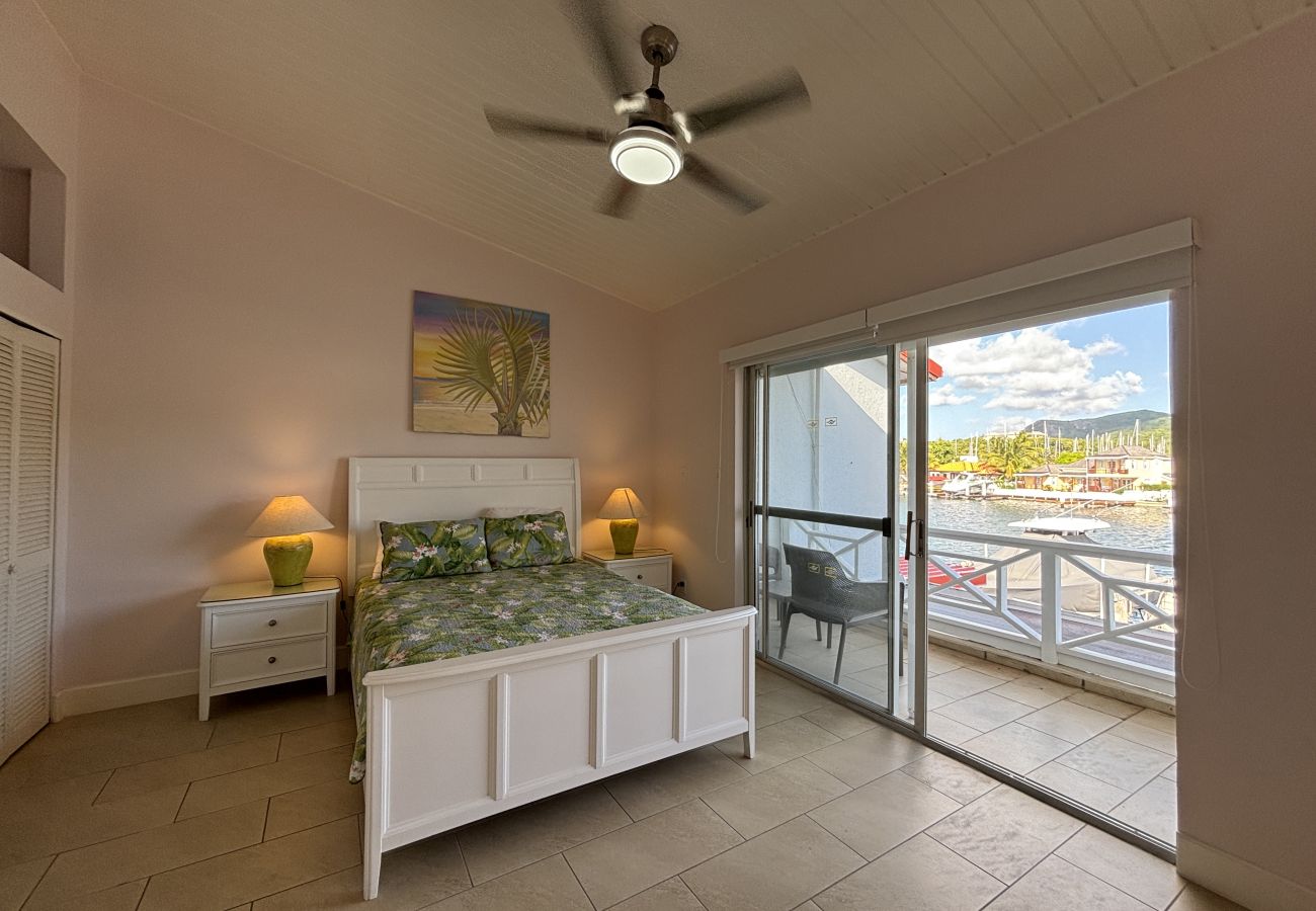 Villa in Jolly Harbour - Delightful Waterfront Villa
