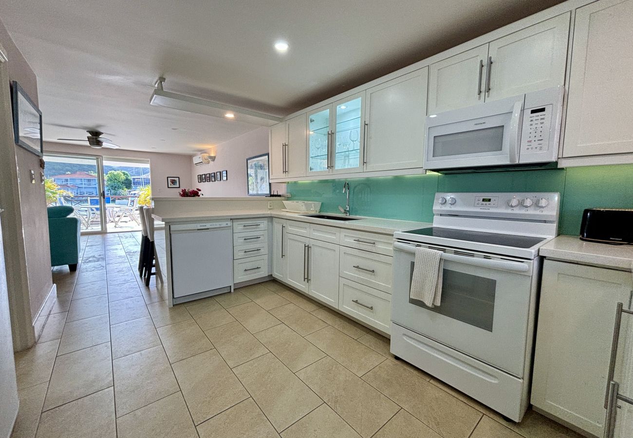 Villa in Jolly Harbour - Delightful Waterfront Villa