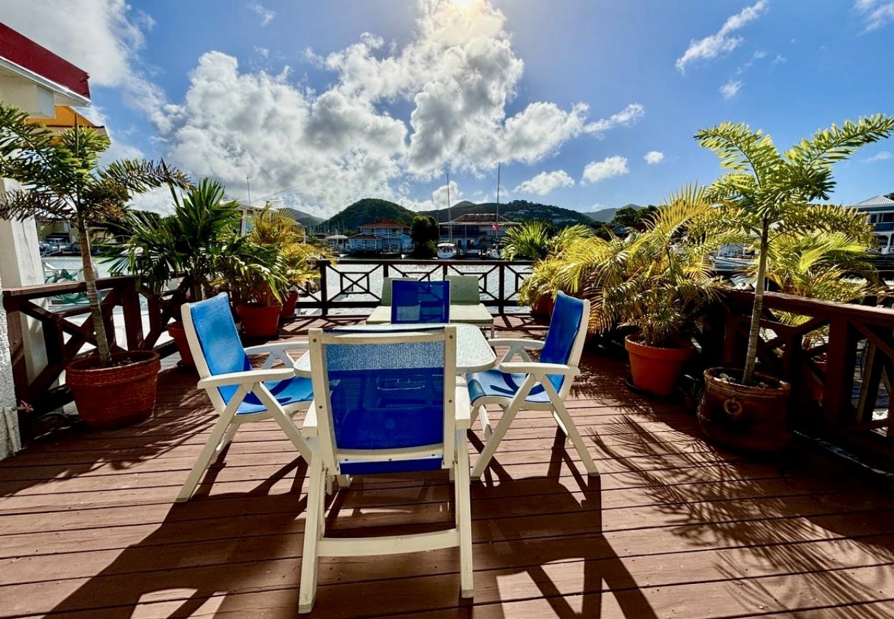 Villa in Jolly Harbour - Delightful Waterfront Villa