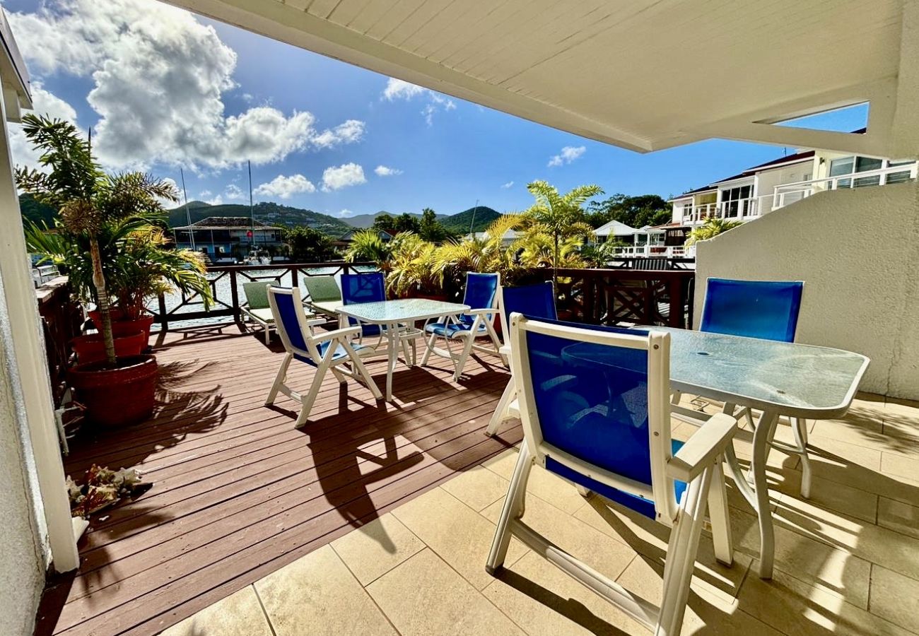 Villa in Jolly Harbour - Delightful Waterfront Villa