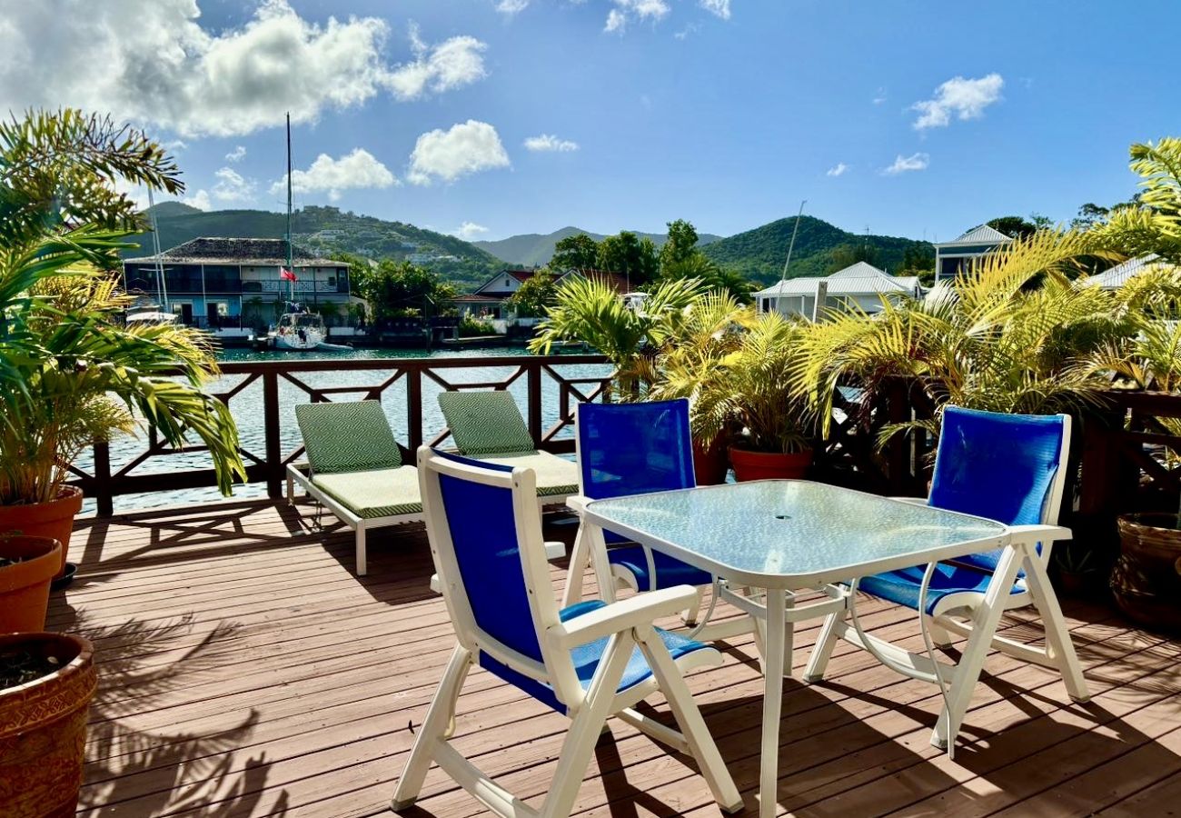 Villa in Jolly Harbour - Delightful Waterfront Villa