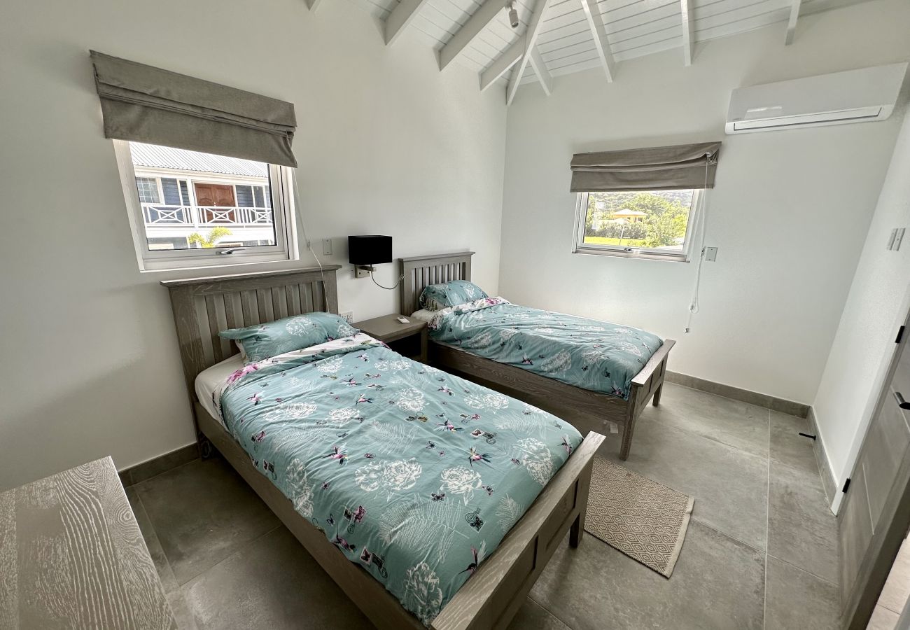 House in Jolly Harbour - New Three Bed Waterfront Villa With Pool