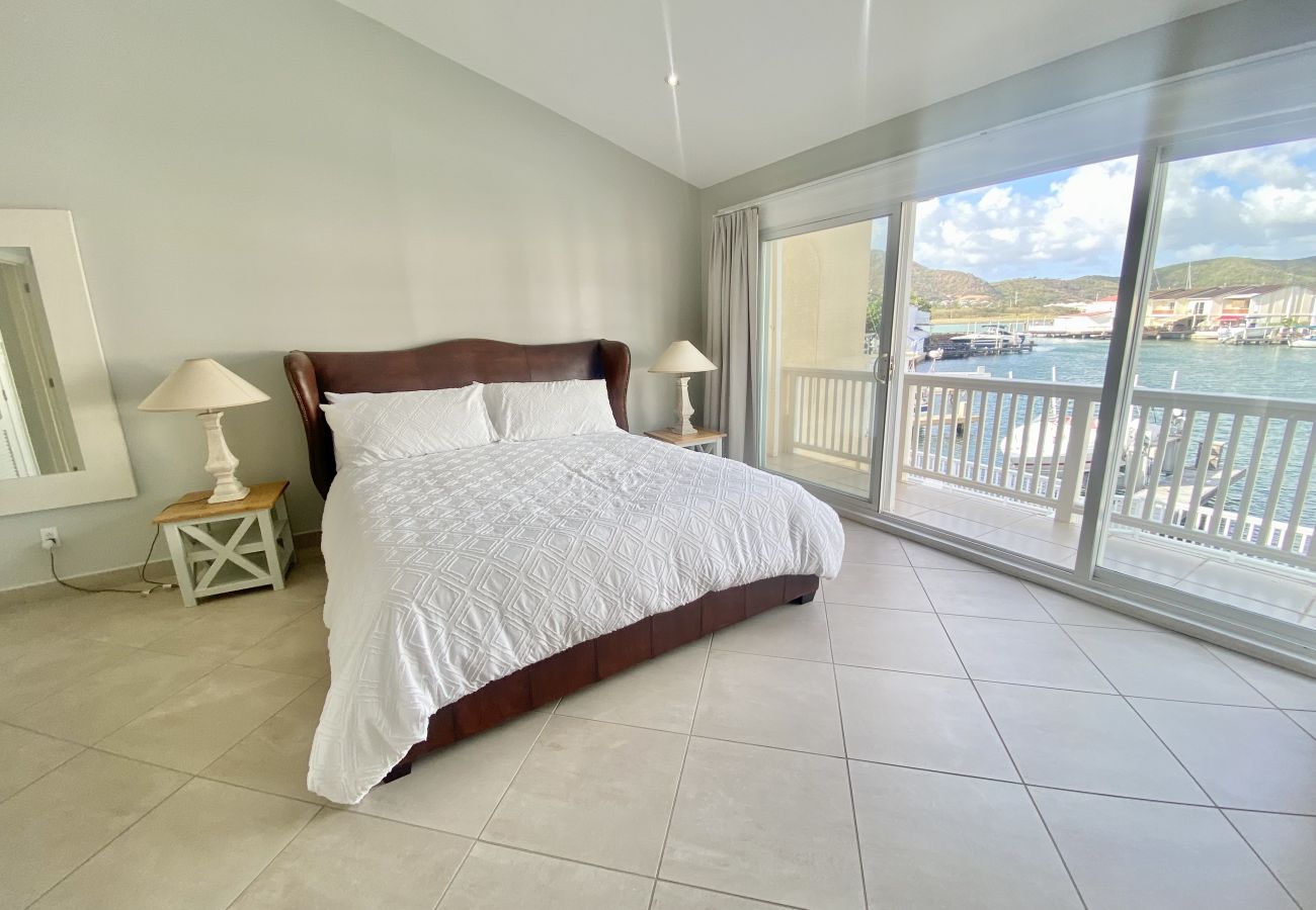 Villa in Jolly Harbour - Sunshine Villa 