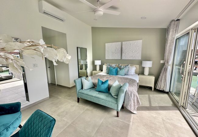 Villa in Jolly Harbour - Stunning Waterfront Villa Villa in Jolly Harbour - Stunning Waterfront Villa