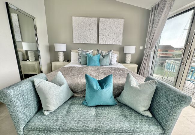 Villa in Jolly Harbour - Stunning Waterfront Villa Villa in Jolly Harbour - Stunning Waterfront Villa