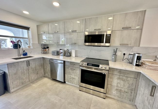 Villa in Jolly Harbour - Stunning Waterfront Villa Villa in Jolly Harbour - Stunning Waterfront Villa