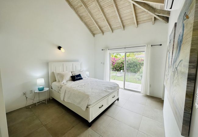 Villa in Jolly Harbour - Glorious Waterfront Villa Villa in Jolly Harbour - Glorious Waterfront Villa