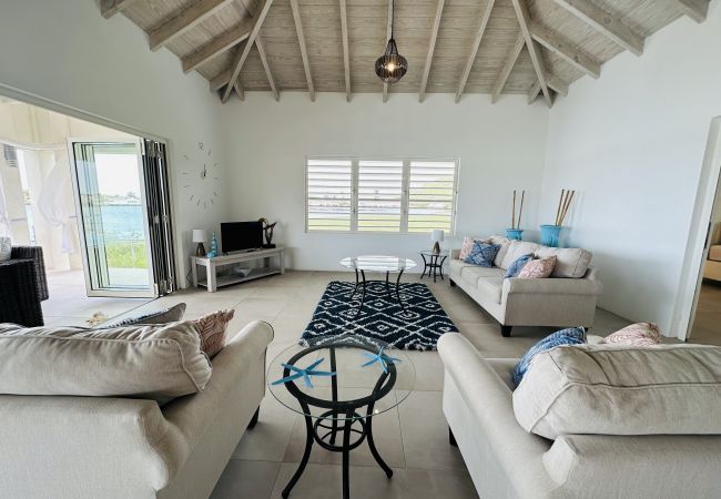 Villa in Jolly Harbour - Glorious Waterfront Villa Villa in Jolly Harbour - Glorious Waterfront Villa