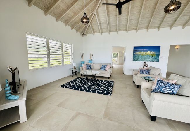 Villa in Jolly Harbour - Glorious Waterfront Villa Villa in Jolly Harbour - Glorious Waterfront Villa