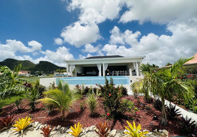 Villa in Jolly Harbour - Glorious Waterfront Villa Villa in Jolly Harbour - Glorious Waterfront Villa