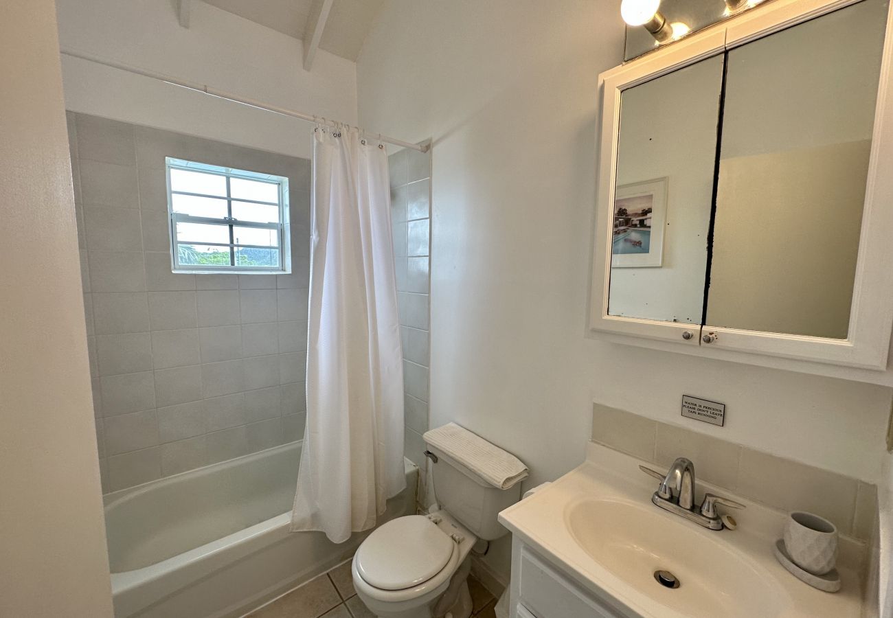 Villa in Jolly Harbour - Two Bed Apartment with Communal pool 