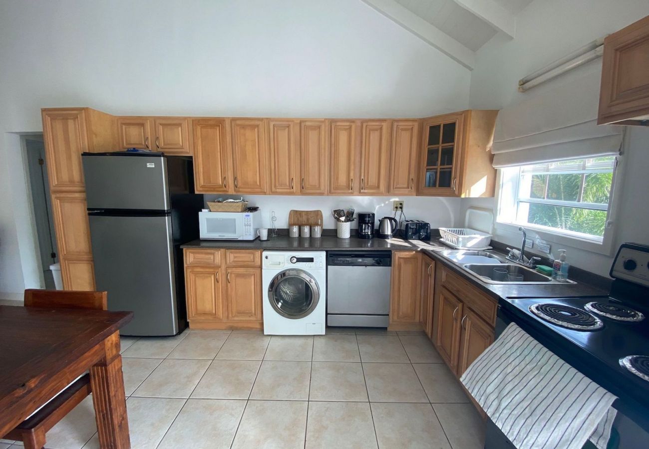 Villa in Jolly Harbour - Two Bed Apartment with Communal pool 