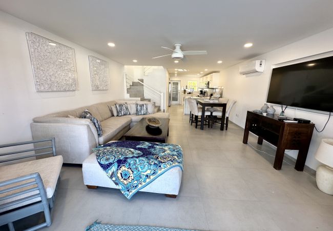 Villa in Jolly Harbour - Luxury Waterfront Villa  Villa in Jolly Harbour - Luxury Waterfront Villa