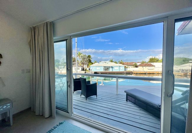 Villa in Jolly Harbour - Luxury Waterfront Villa  Villa in Jolly Harbour - Luxury Waterfront Villa