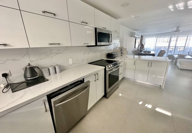 Villa in Jolly Harbour - Luxury Waterfront Villa  Villa in Jolly Harbour - Luxury Waterfront Villa