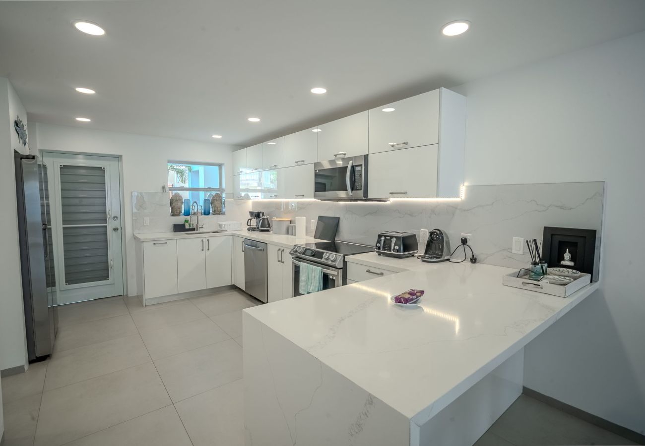 Villa in Jolly Harbour - Luxury Waterfront Villa Jolly Harbour