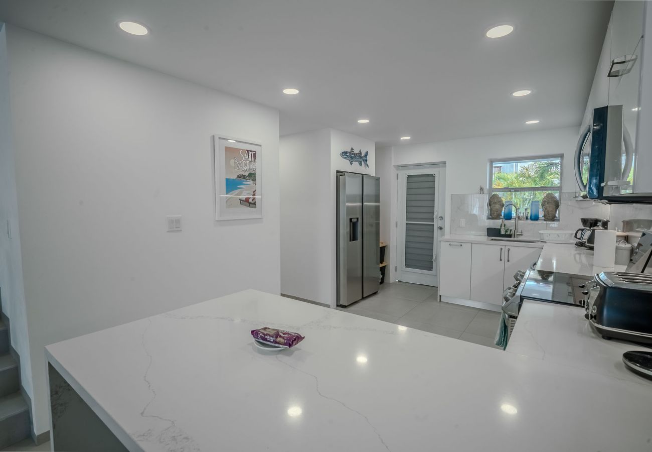 Villa in Jolly Harbour - Luxury Waterfront Villa Jolly Harbour