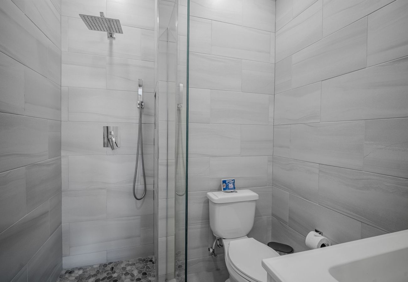 Villa in Jolly Harbour - Luxury Waterfront Villa Jolly Harbour