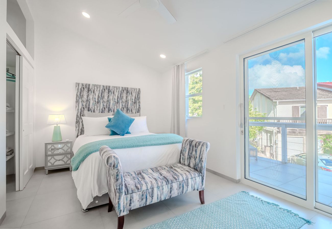 Villa in Jolly Harbour - Luxury Waterfront Villa Jolly Harbour