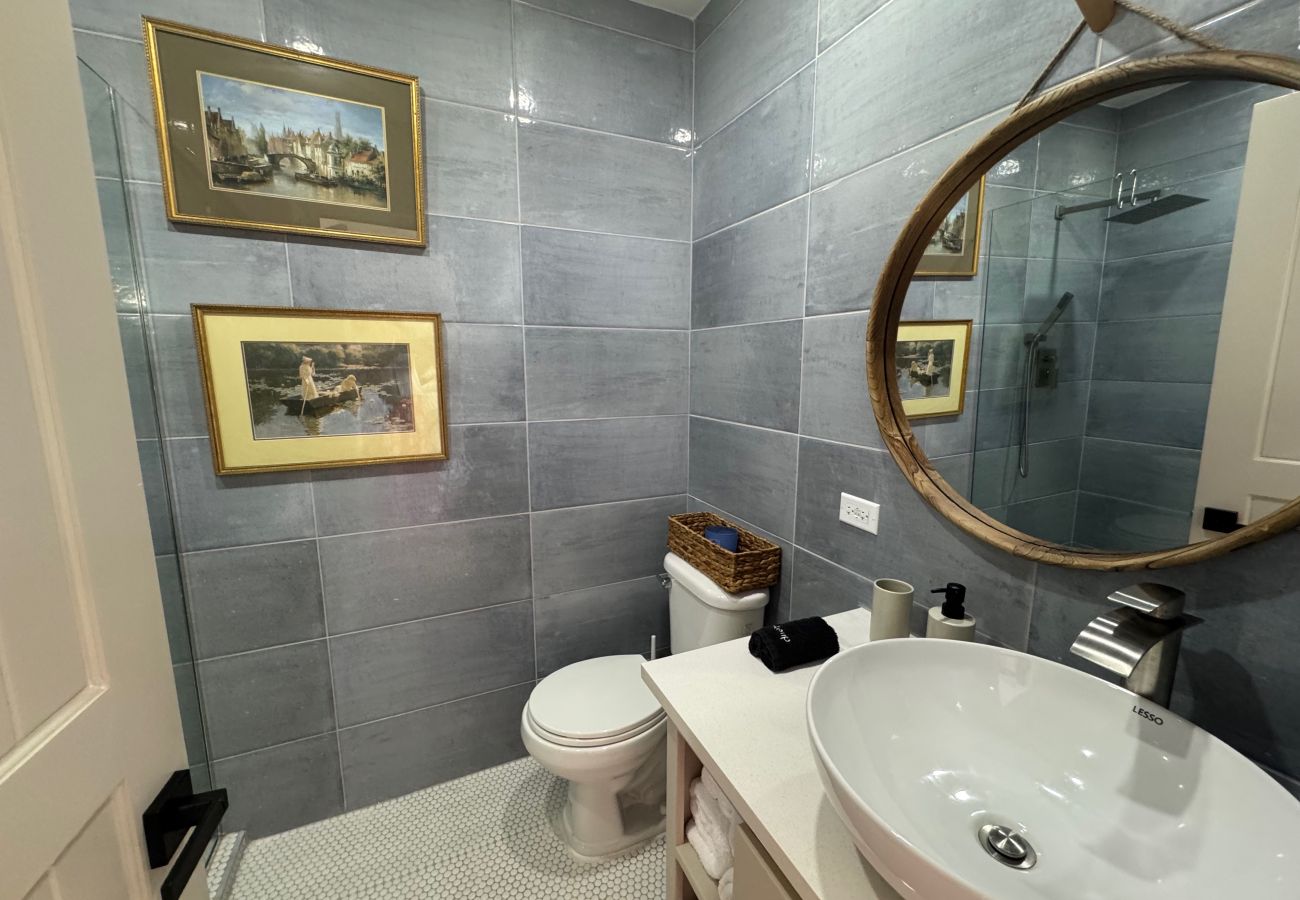 Villa in Jolly Harbour - Exquisite Waterfront Villa