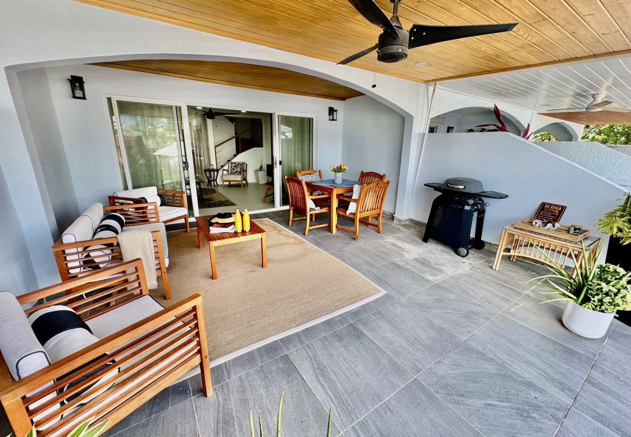 Villa in Jolly Harbour - Exquisite Waterfront Villa