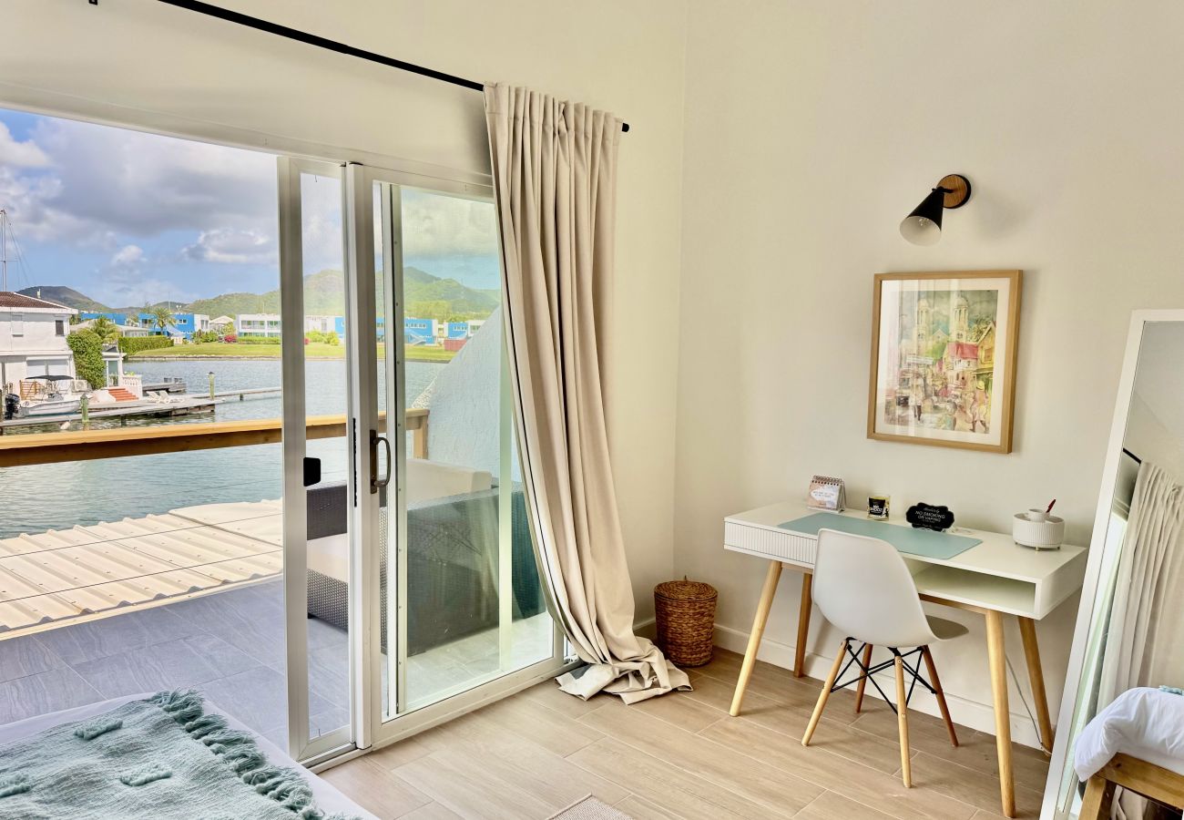 Villa in Jolly Harbour - Exquisite Waterfront Villa