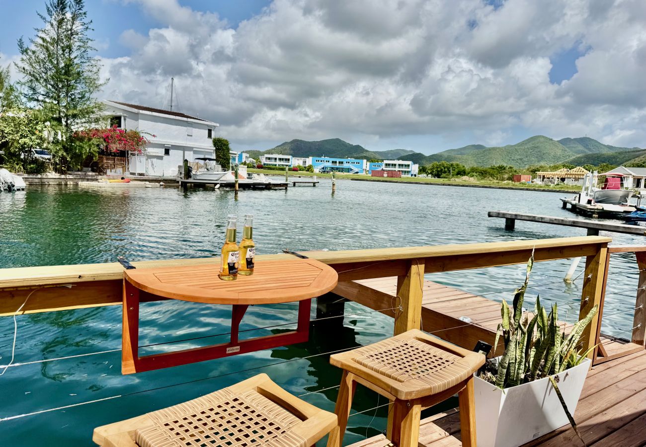 Villa in Jolly Harbour - Exquisite Waterfront Villa