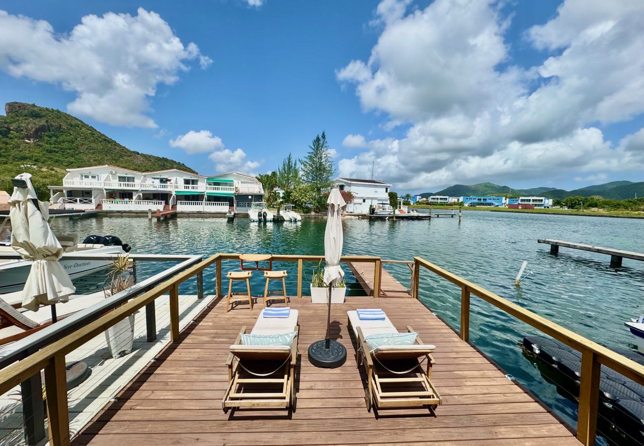 Villa in Jolly Harbour - Exquisite Waterfront Villa