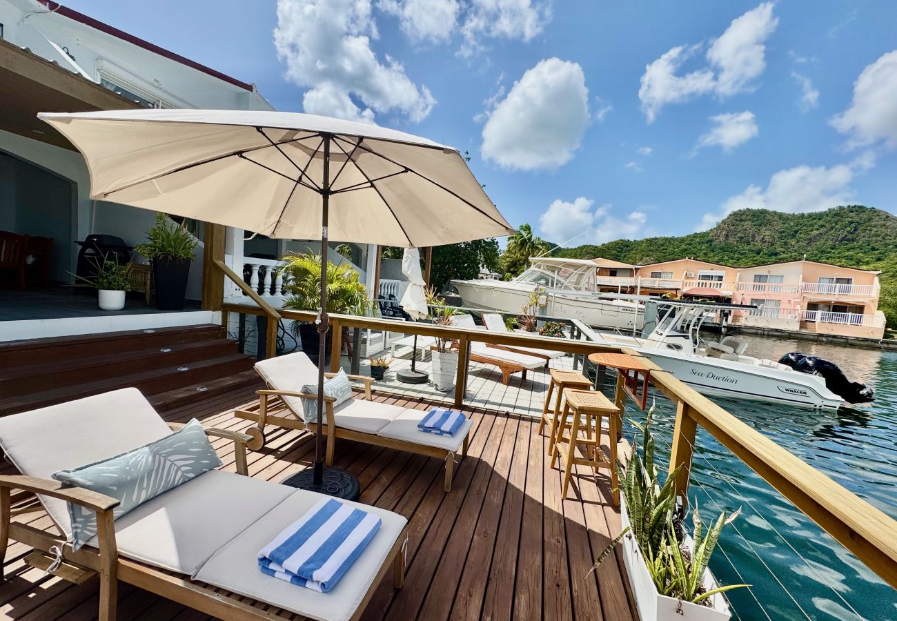 Villa in Jolly Harbour - Exquisite Waterfront Villa