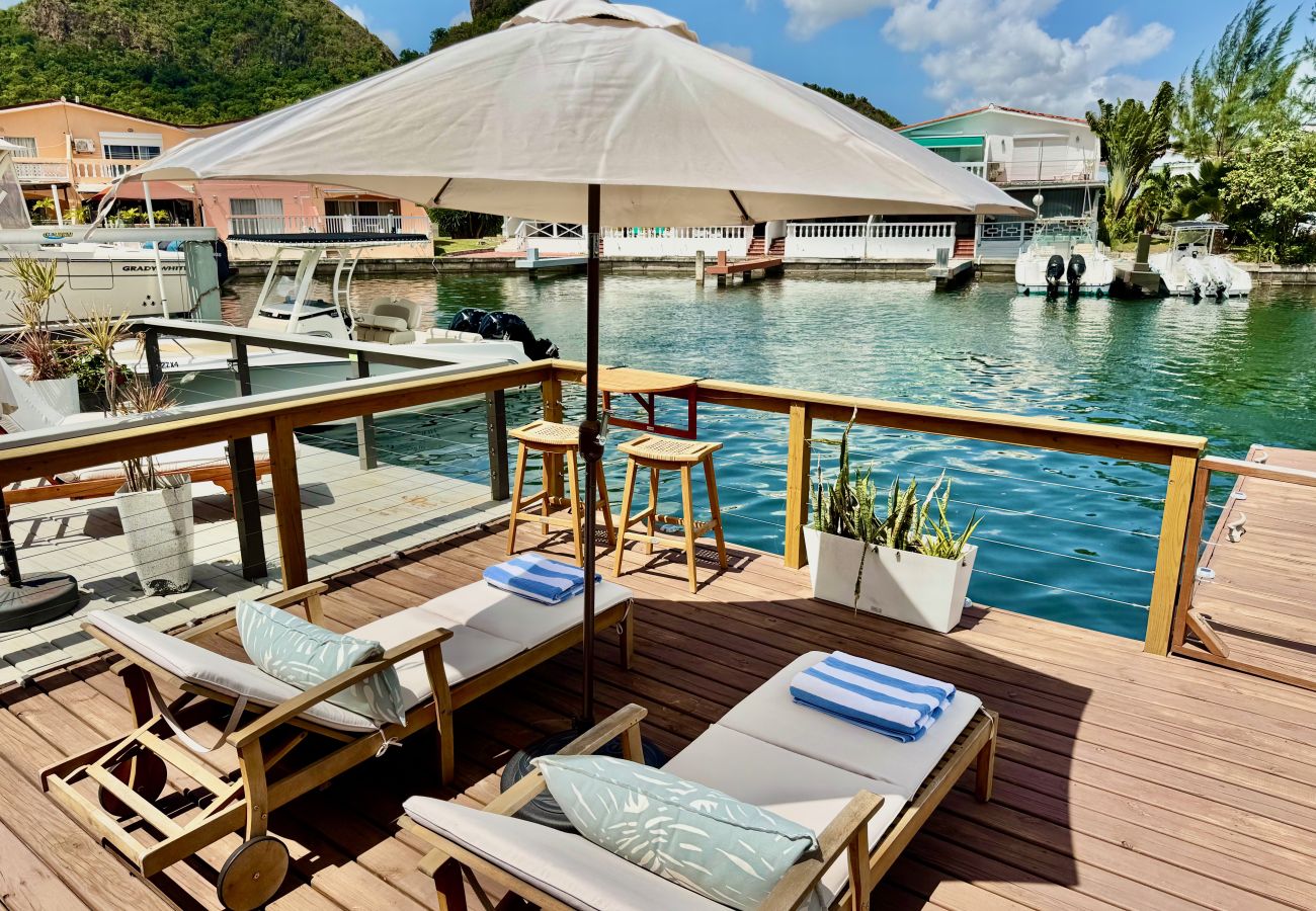 Villa in Jolly Harbour - Exquisite Waterfront Villa
