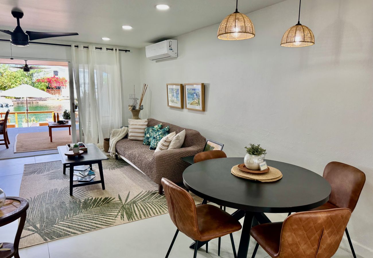 Villa in Jolly Harbour - Exquisite Waterfront Villa