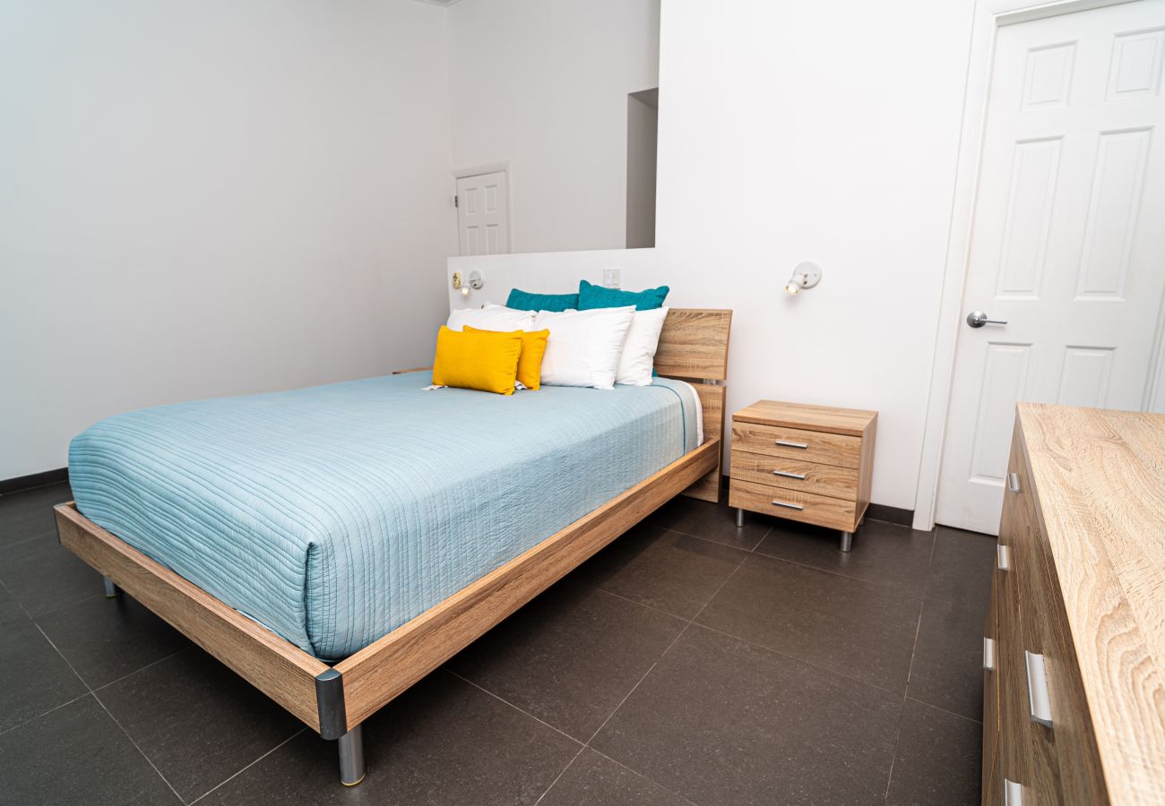 Villa in Jolly Harbour - Stylish Waterfront Escape 