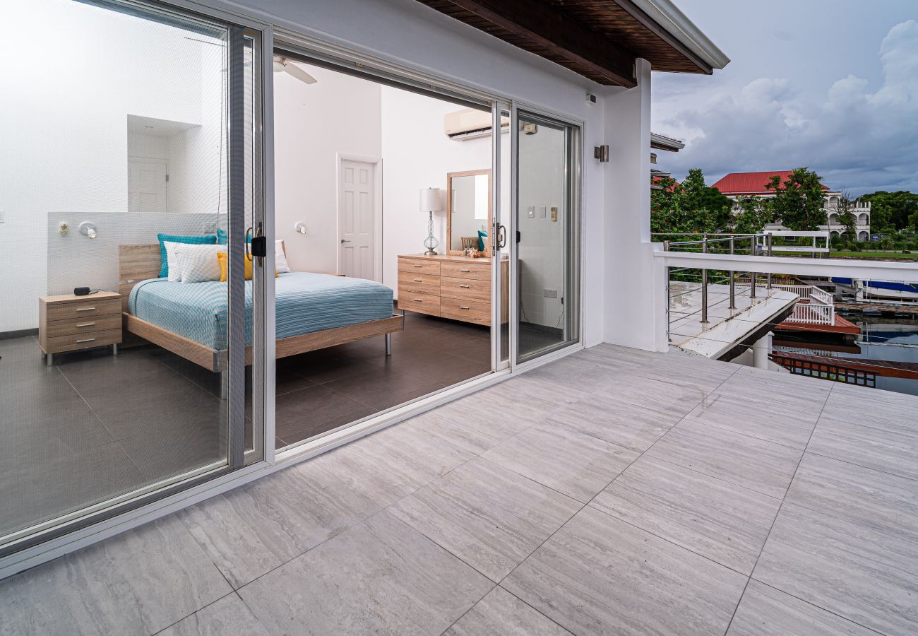 Villa in Jolly Harbour - Stylish Waterfront Escape 