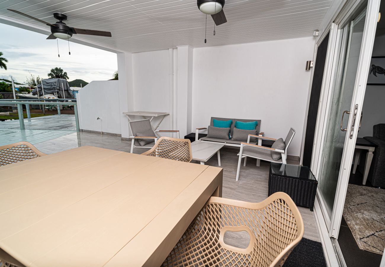 Villa in Jolly Harbour - Stylish Waterfront Escape 