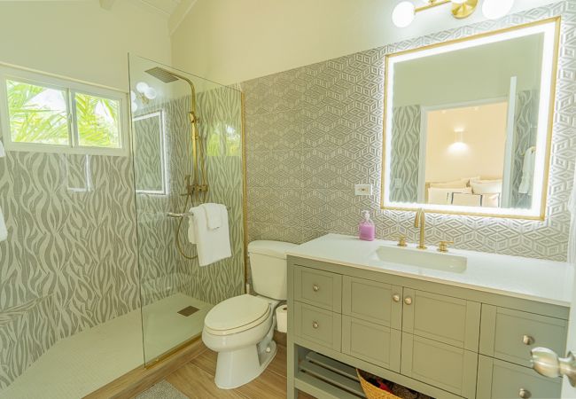 Villa in Jolly Harbour - Idyllic Tropical Retreat Villa in Jolly Harbour - Idyllic Tropical Retreat