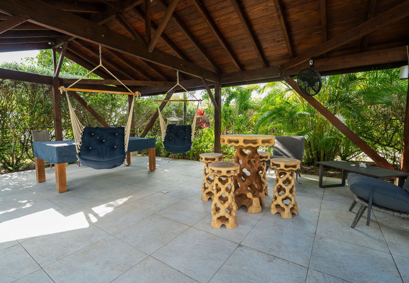 Villa in Jolly Harbour - Idyllic Tropical Retreat