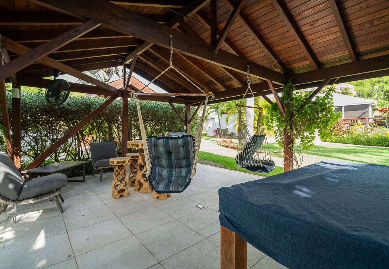 Villa in Jolly Harbour - Idyllic Tropical Retreat