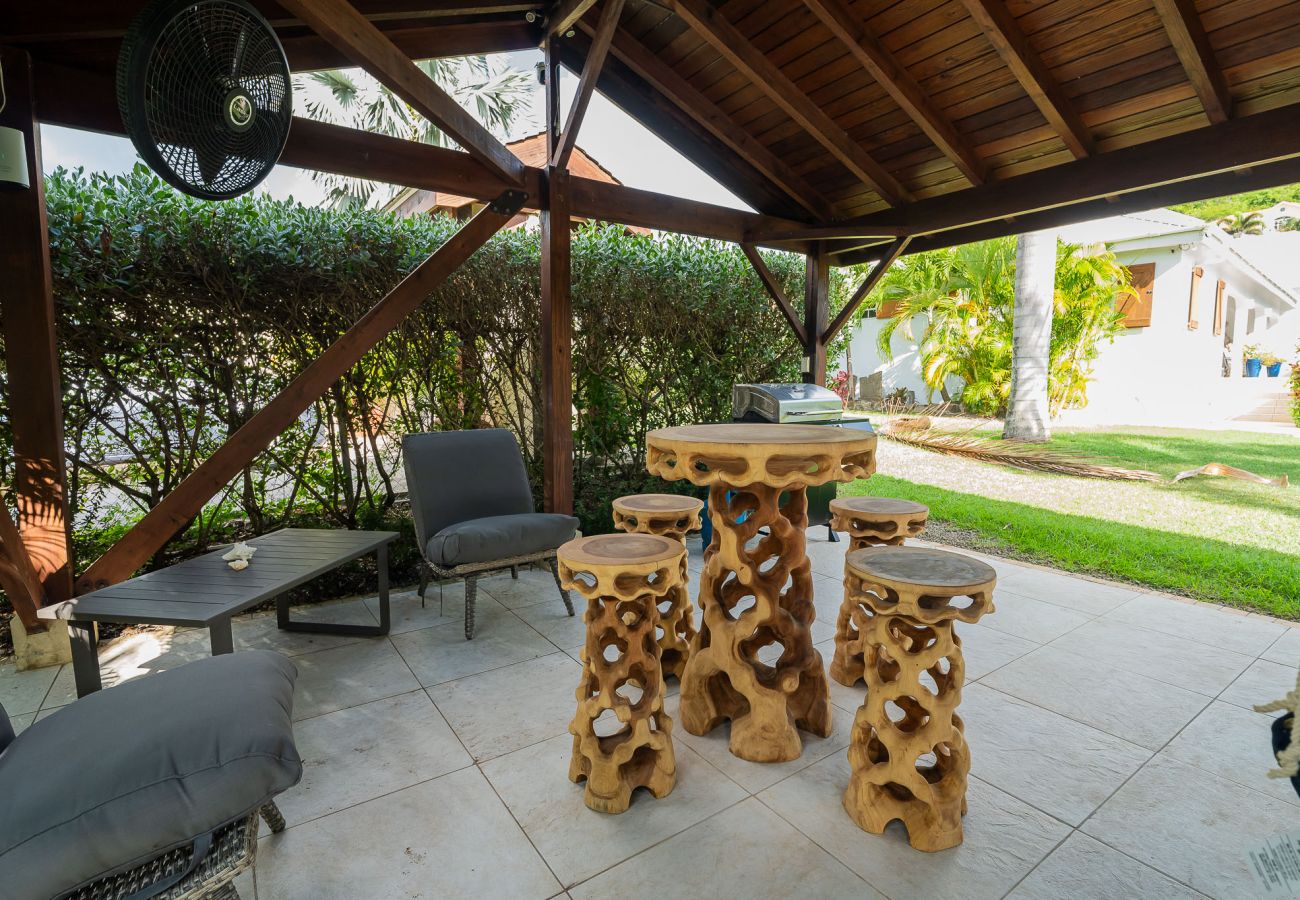 Villa in Jolly Harbour - Idyllic Tropical Retreat
