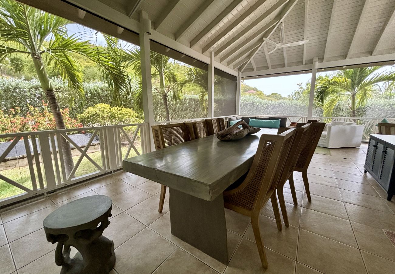 Villa in Jolly Harbour - Idyllic Tropical Retreat