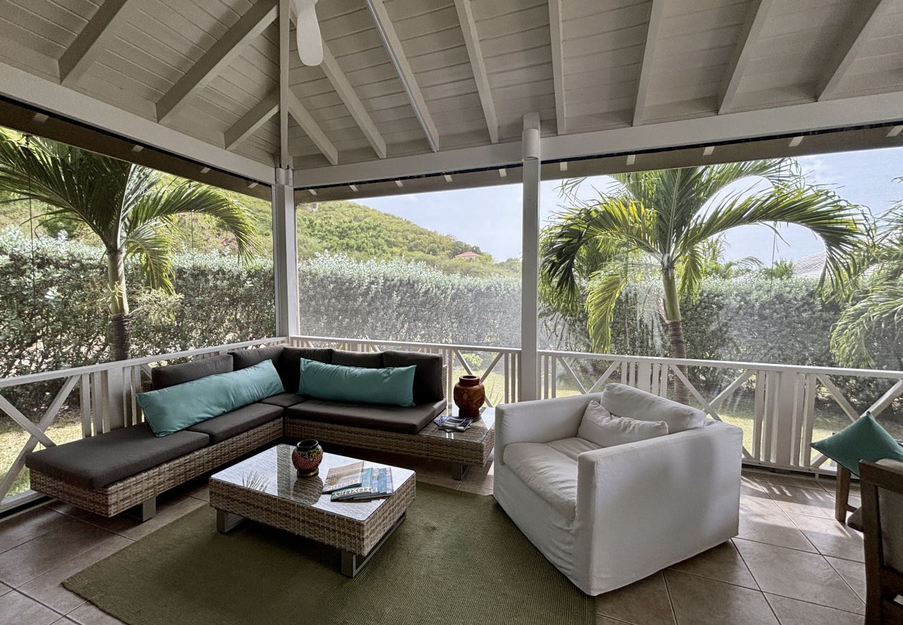 Villa in Jolly Harbour - Idyllic Tropical Retreat