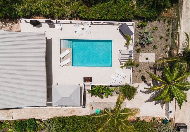 Villa in Jolly Harbour - Boutique Barefoot Luxury Villa in Jolly Harbour - Boutique Barefoot Luxury