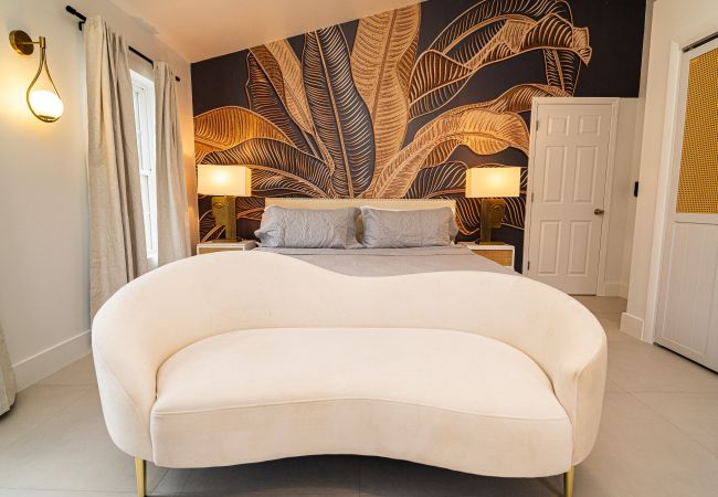 Villa in Jolly Harbour - Boutique Barefoot Luxury Villa in Jolly Harbour - Boutique Barefoot Luxury