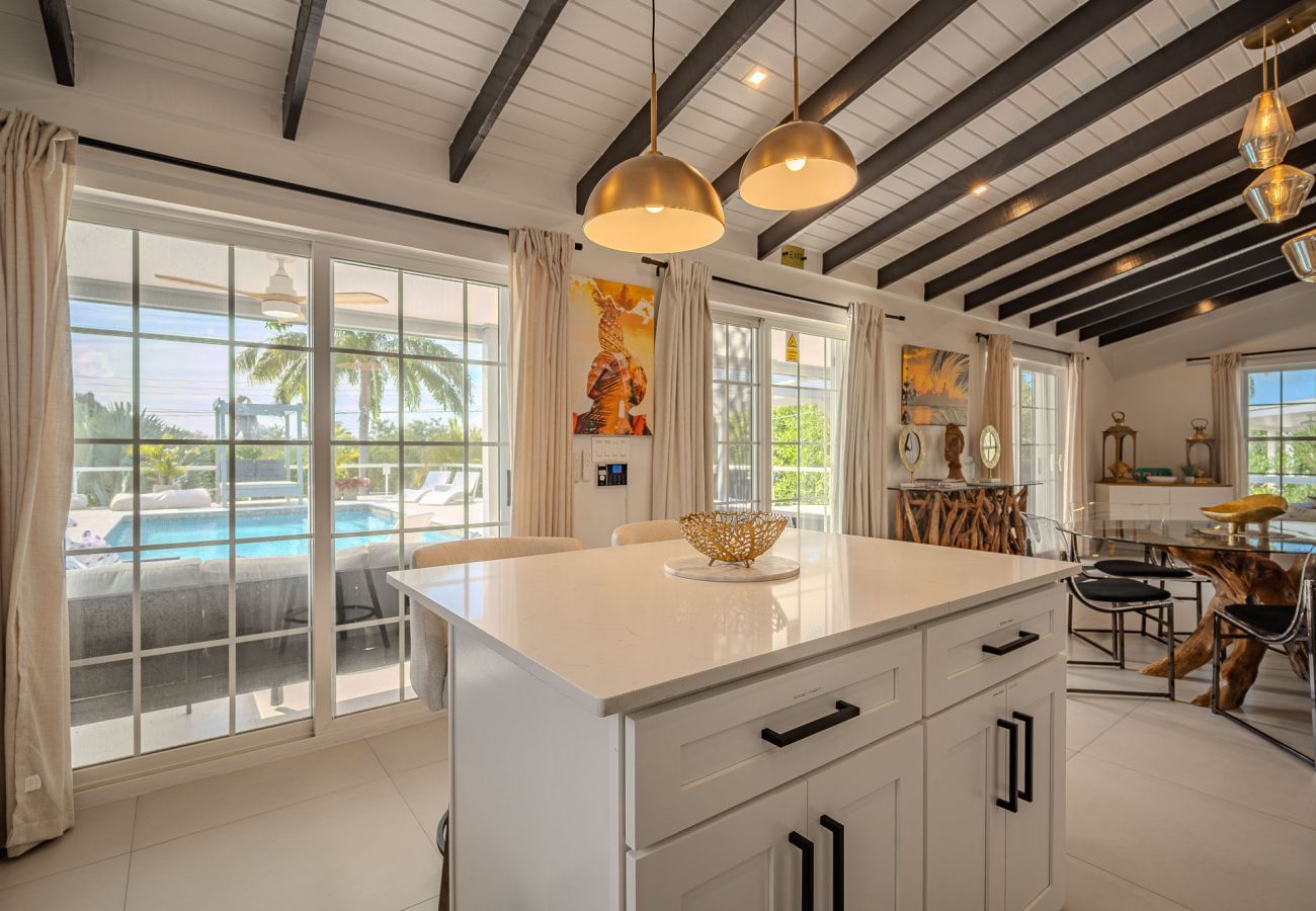 Villa in Jolly Harbour - Boutique Barefoot Luxury