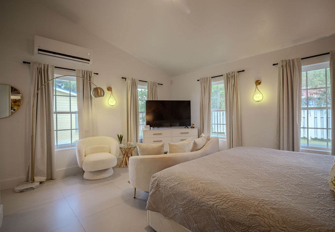 Villa in Jolly Harbour - Boutique Barefoot Luxury