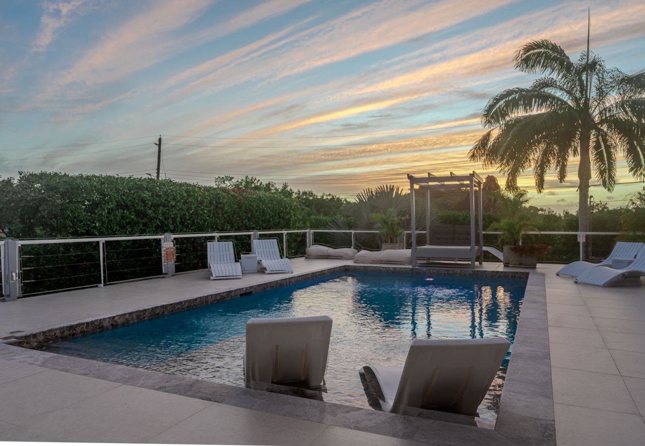 Villa in Jolly Harbour - Boutique Barefoot Luxury