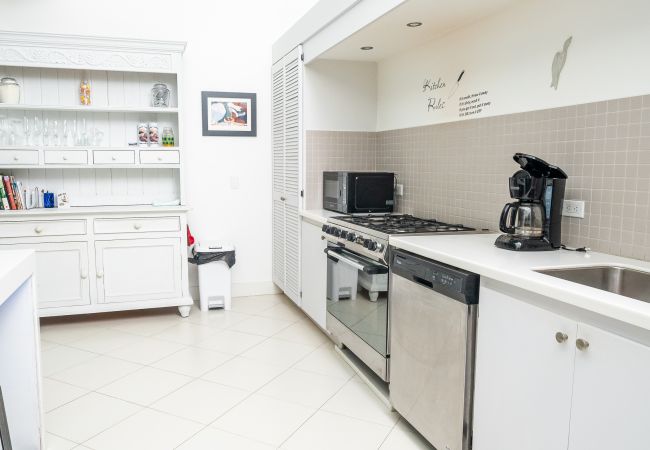 Villa in Jolly Harbour - Private Pool Tropical Escape Villa in Jolly Harbour - Private Pool Tropical Escape