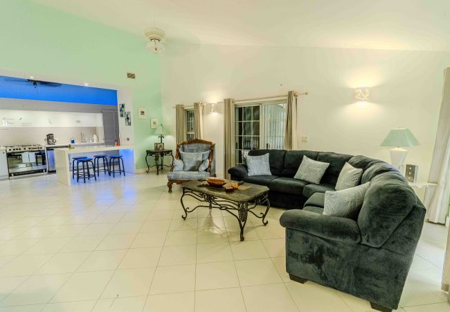 Villa in Jolly Harbour - Private Pool Tropical Escape Villa in Jolly Harbour - Private Pool Tropical Escape