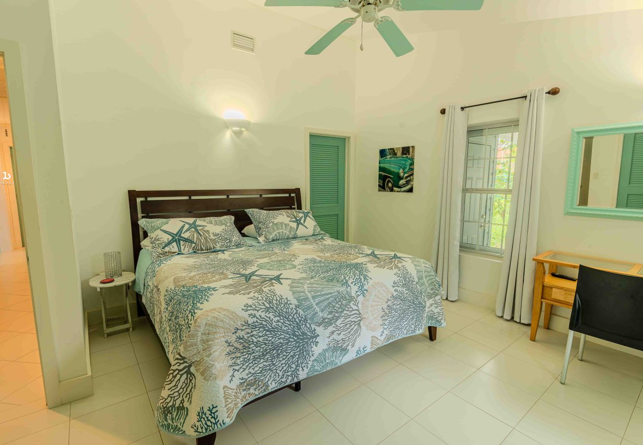 Villa in Jolly Harbour - Blissful Tropical Escape