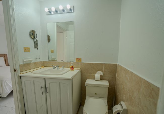 Villa in Jolly Harbour - Convenient Waterfront Villa Villa in Jolly Harbour - Convenient Waterfront Villa